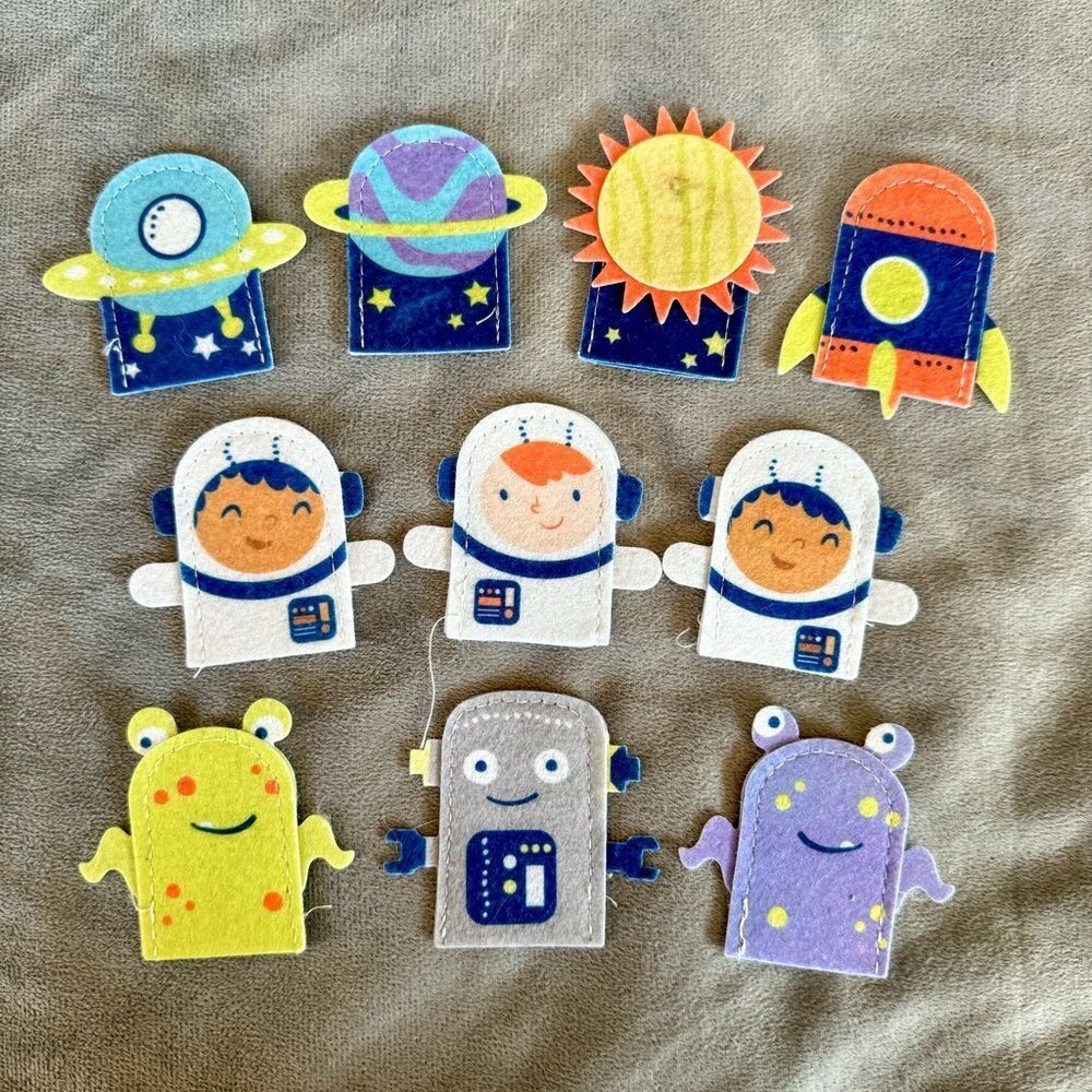 Target Bullseye Space Themed Felt Finger Puppets Toy | Astronaut, Alien, Planets